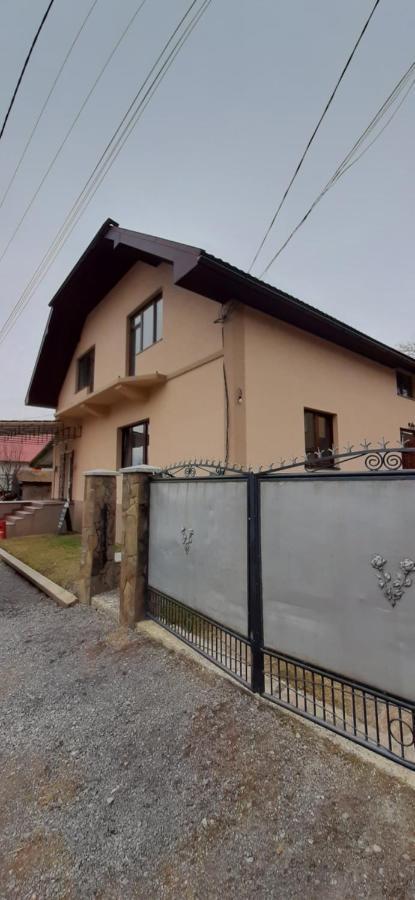 Садиба У Васі Svalyava Luaran gambar